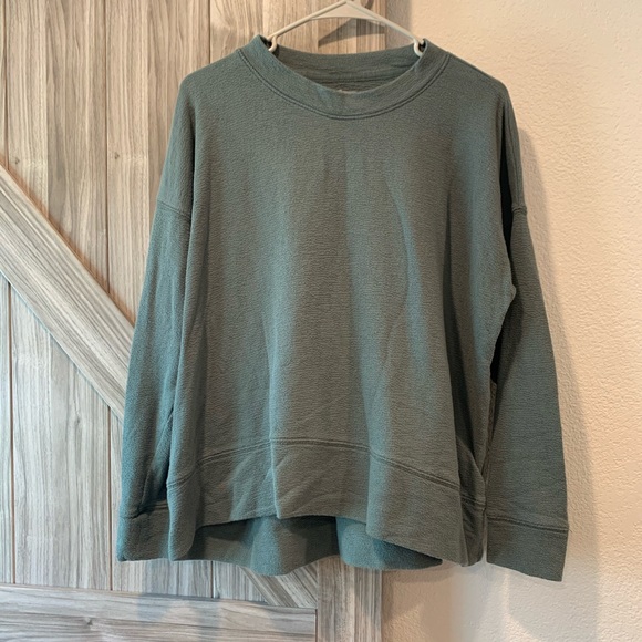 American Eagle Outfitters Tops - American Eagle Outfitters Sweatshirt